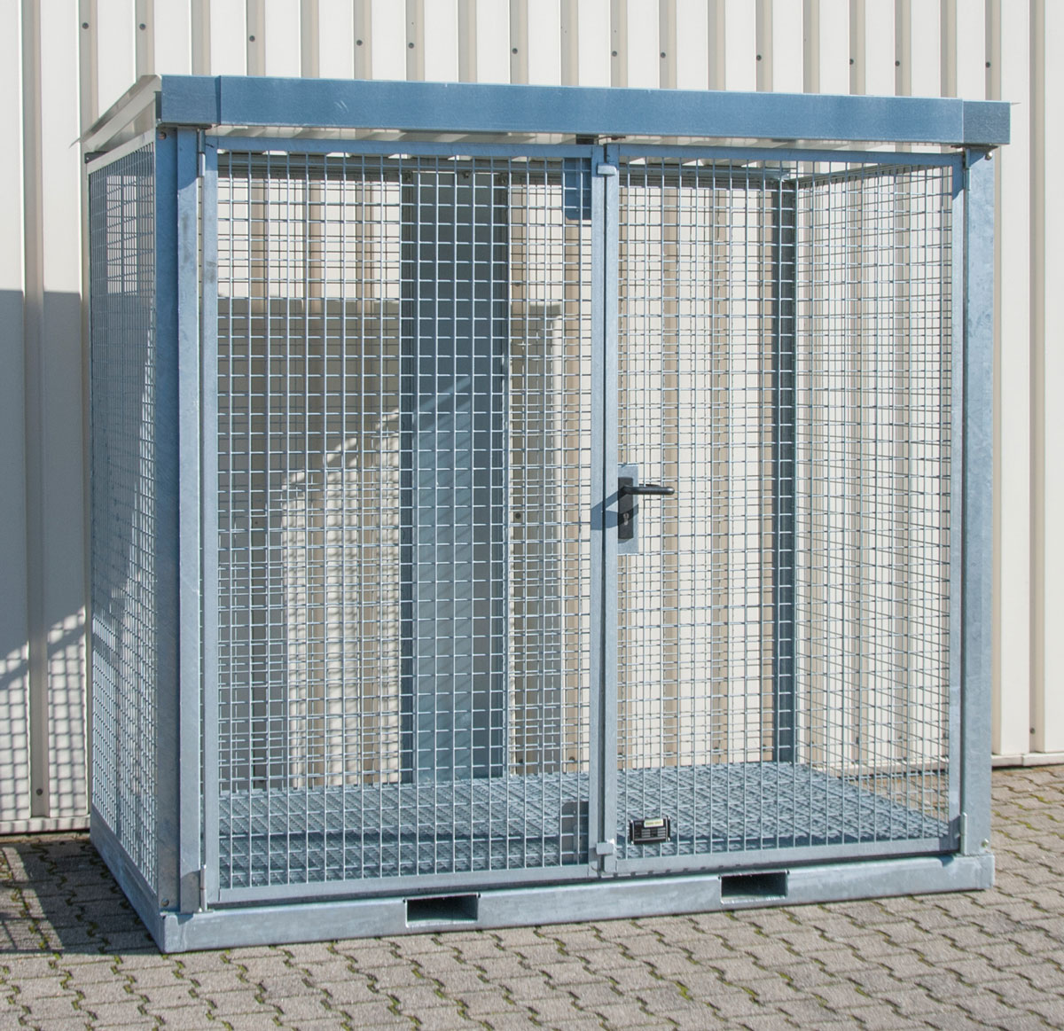 Bauer Gasflaschen-Container Stahl GFC-E|G M3 Gasflaschenlager für 60 Flaschen Ø 230 mm - Gitterrostboden - Stahl verzinkt (BA-4477-22-1000-7) Bild-01