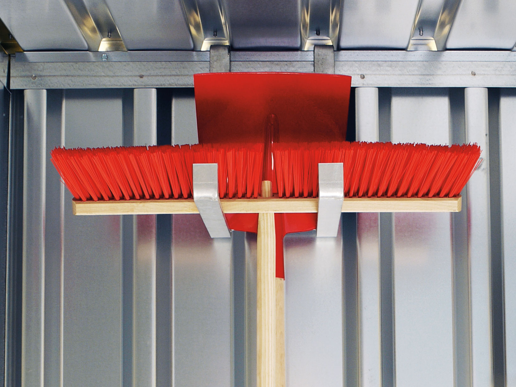 FLADAFI Gerätehalter für Materialcontainer MC | MC XL | MC XXL | MC Kombi | RB Stahlhalter zum Aufhängen für bis zu 10 Werkzeugen - Werkzeuglose Montage - für Ordnung im Container (SB-F1154) Bild-01