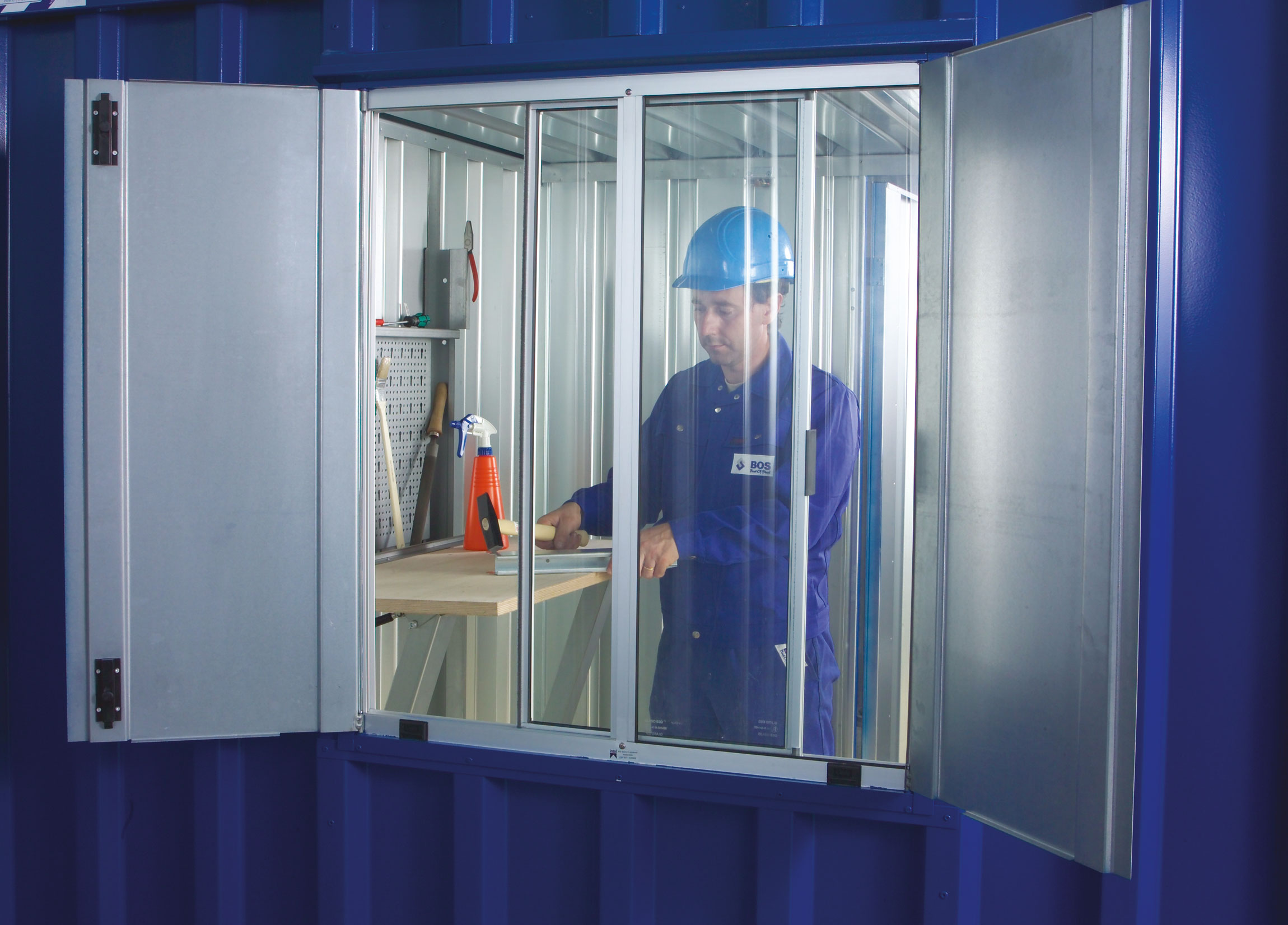 BOS Container | Schnellbauhalle - Aufpreis Schiebefenster mit Blendläden 750 x 850 mm