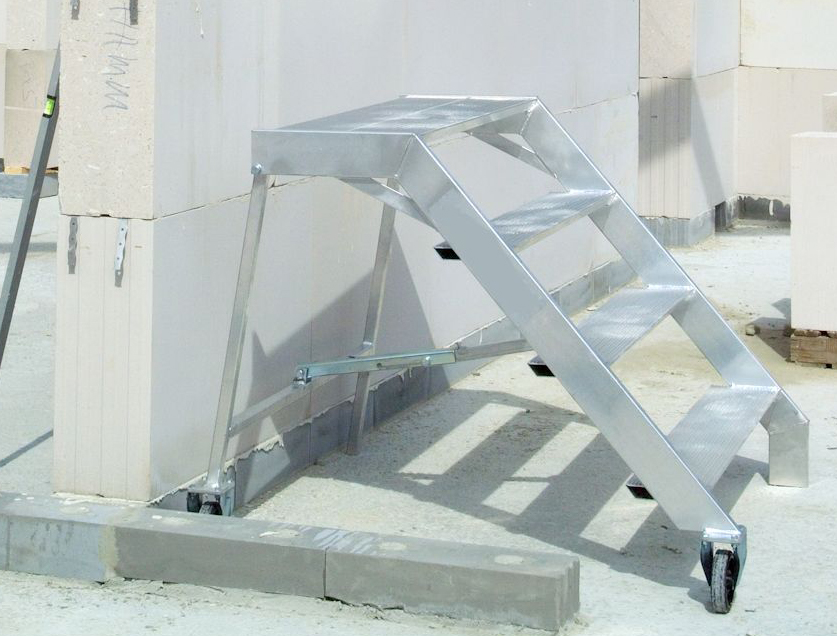 Böcker Maurer-Treppe - 4-Stufen  Alutreppe - klappbar - mit Rollen (BO-97900002781) Bild-01