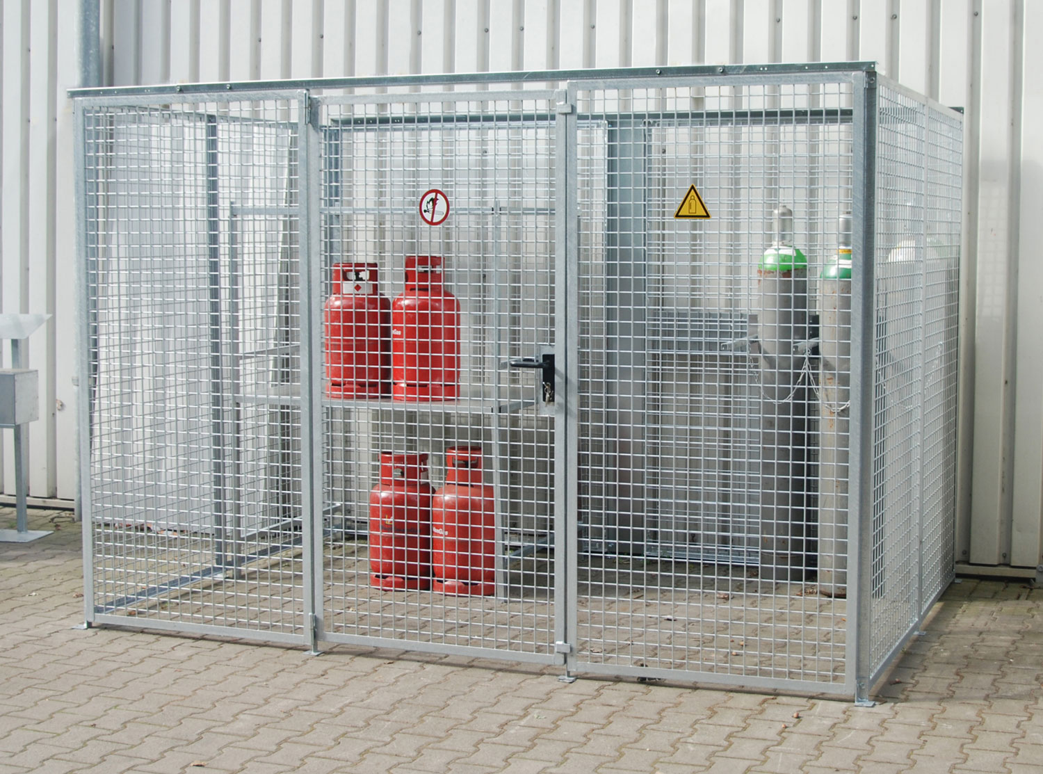 Bauer Gasflaschen-Container Stahl GFC-M5 Gasflaschenlager für 104 Flaschen Ø 230 mm - ohne Dach - Stahl verzinkt (BA-4477-07-0000-7) Bild-01