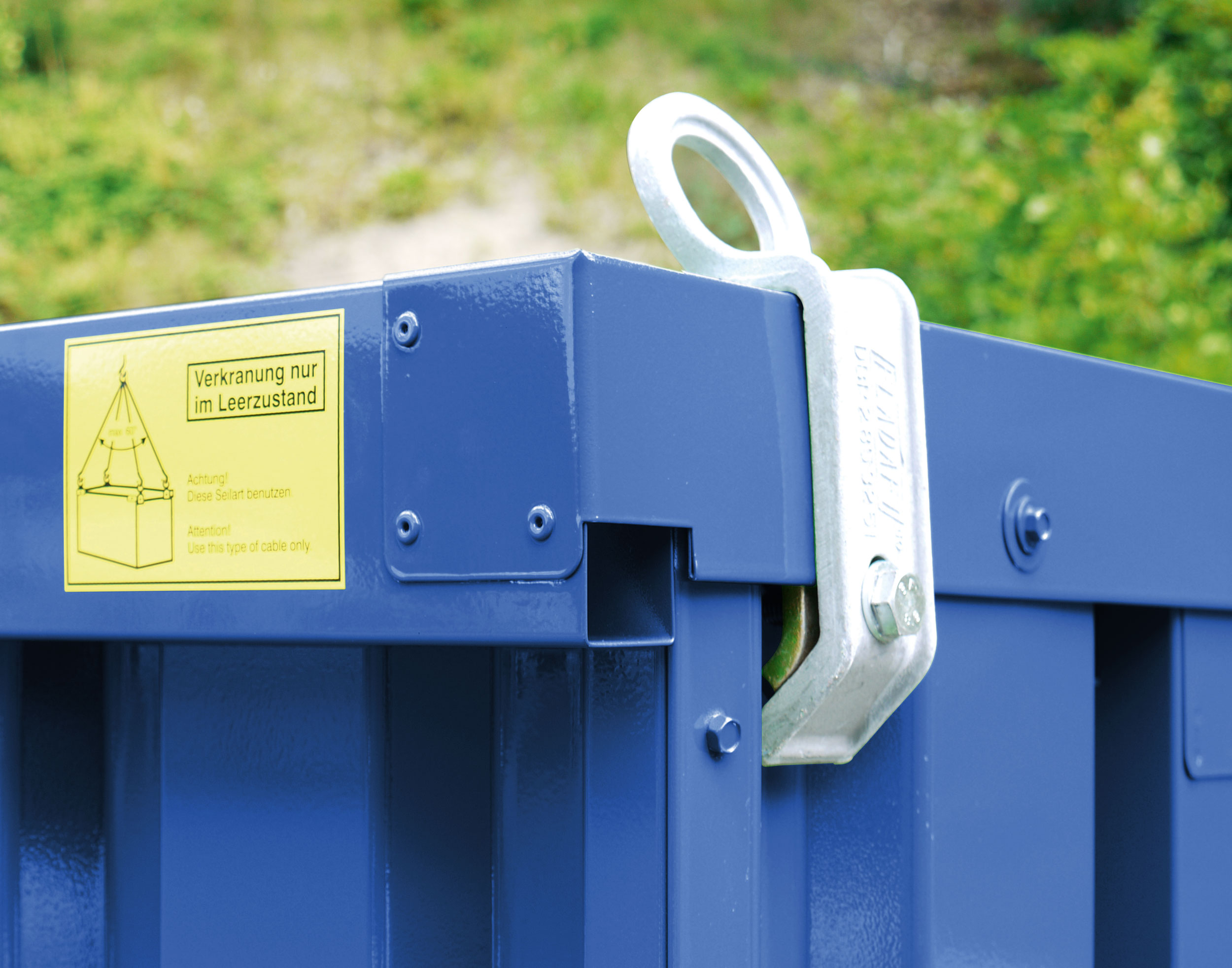 FLADAFI Kranösen zum Anschrauben für Materialcontainer MC | MC XL 4 Stück Kranösen zum Anschrauben am Dach - für den Leertransport von Containern (SB-F1111) Bild-01