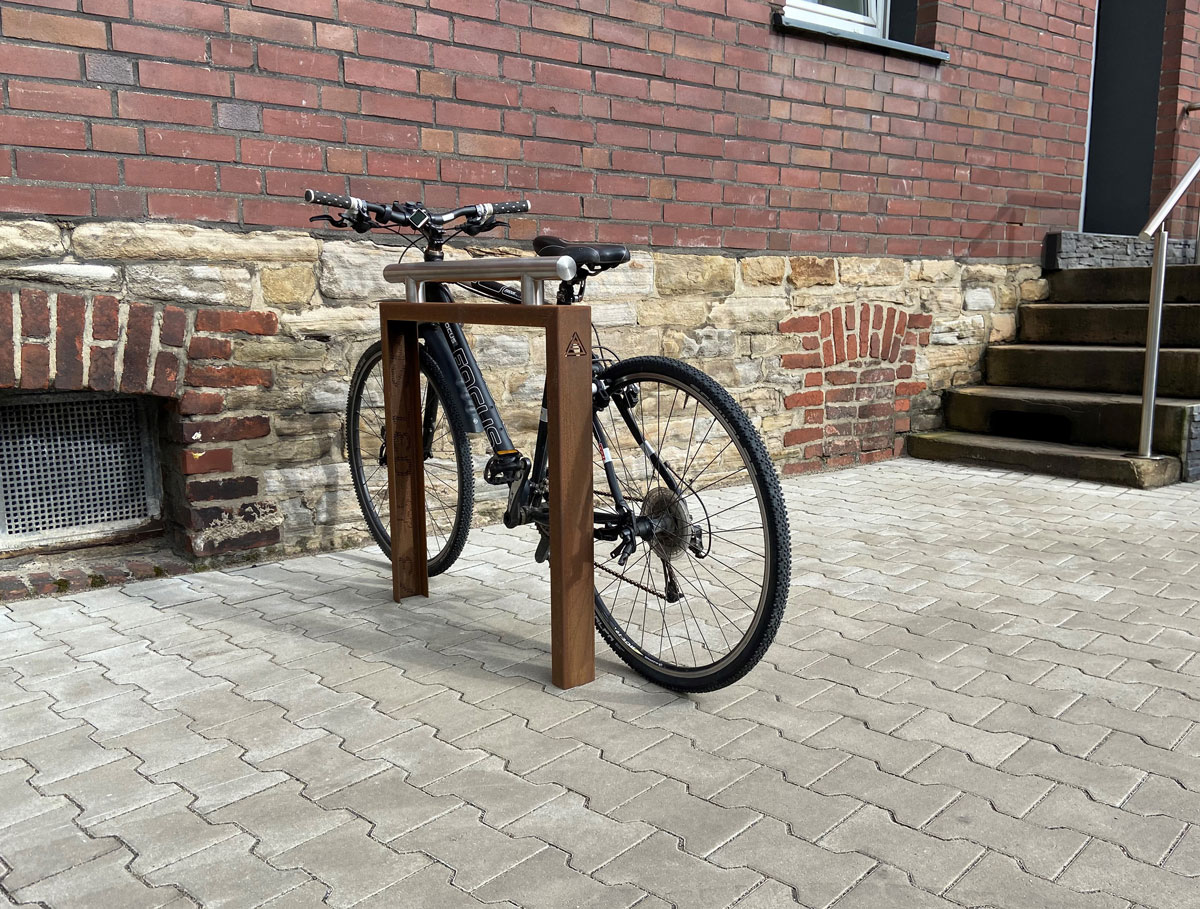 Schake Anlehnbügel Cortenstahl OE 80 x 40 mm - mit Edelstahlaufsatz Fahrradbügel ortsfest zum Einbetonieren - Designbügel aus Cortenstahl U-Profil (SK-4450.175) Bild-01