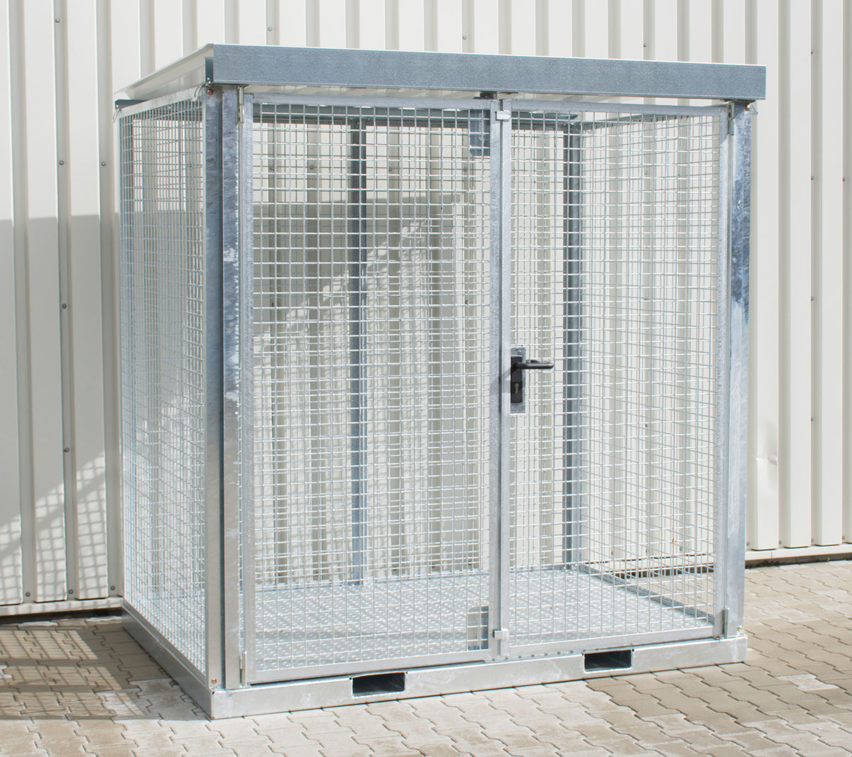 Bauer Gasflaschen-Container Stahl GFC-E|T M2 Gasflaschenlager für 48 Flaschen Ø 230 mm - Tränenblechboden - Stahl verzinkt (BA-4477-21-2000-7) Bild-01