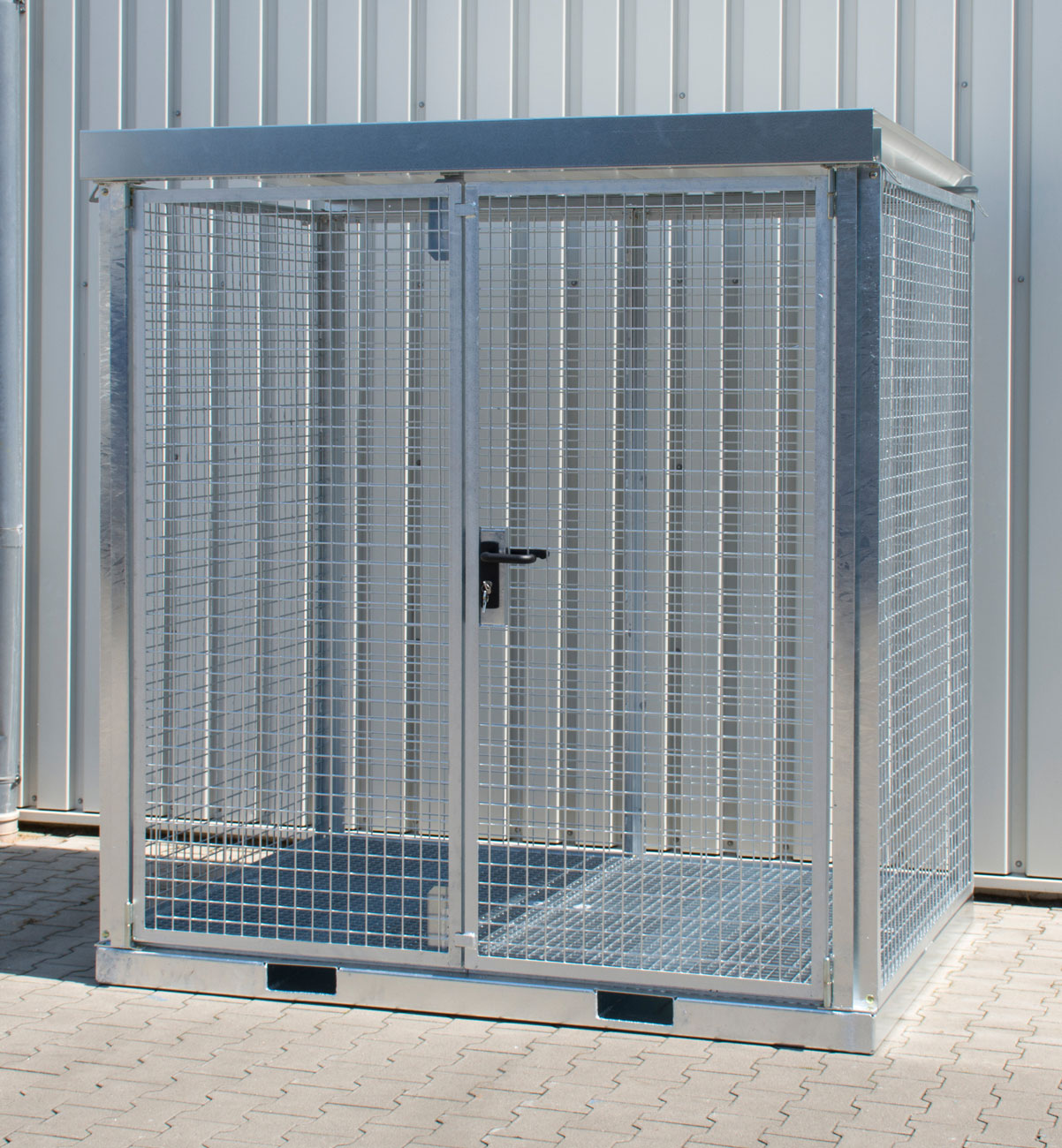 Bauer Gasflaschen-Container Stahl GFC-E|G M2 Gasflaschenlager für 48 Flaschen Ø 230 mm - Gitterrostboden - Stahl verzinkt (BA-4477-21-1000-7) Bild-01