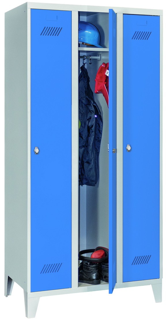Pavoy Spind mit Füßen 1850 x 900 x 500 mm - 3 Abteile mit Drehriegel - RAL 7035 | 5012 Garderobenschrank Stahl Fachbreite 300 mm mit Hutboden und Kleiderstange - Korpus lichtgrau | Türen lichtblau (PA-60201-313-032-735512) Bild-01