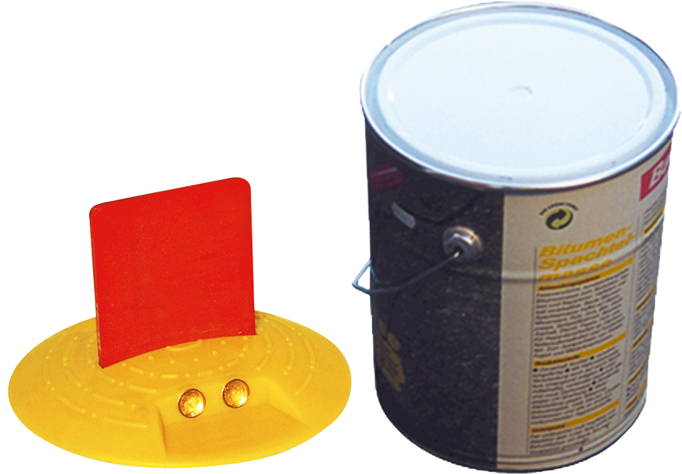 Schake Markierungsknopf Ø 120 mm mit Fähnchen - zwei Reflexlinsen beidseitig - hawego Set 10 Kunststoffknöpfe gelb mit Reflexlinsen - Zweikomponenten Kleber 10 kg (SK-39111F-H10) Bild-01