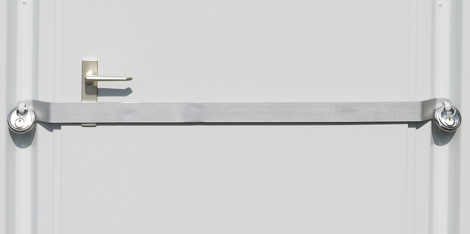 FLADAFI Einbruchssicherung für Thermocontainer IC Pro | IC Pro Kombi Mehrpreis Türsicherung mit Diskusschlösser für verschiedenen Türgrößen - nur in Verbindung mit einem FLADAFI-Container bestellbar (SB-C-F2421) Bild-01